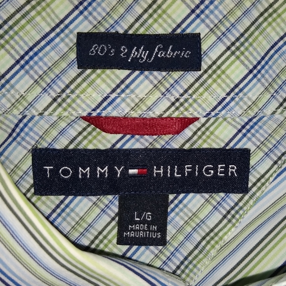 Tommy Hilfiger button down - Picture 2 of 3